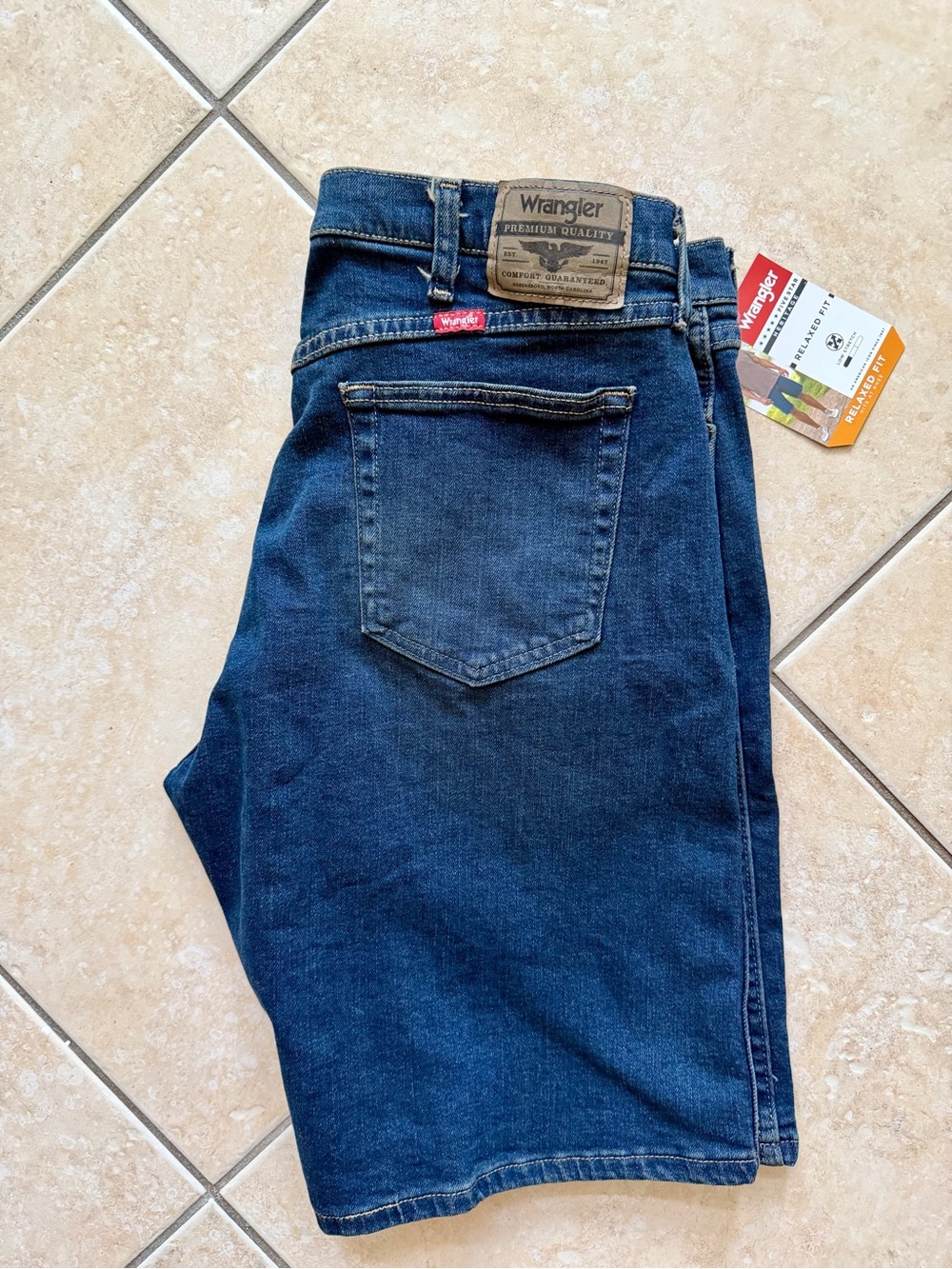 Wrangler Men’s Indigo Blue Straight Jeans